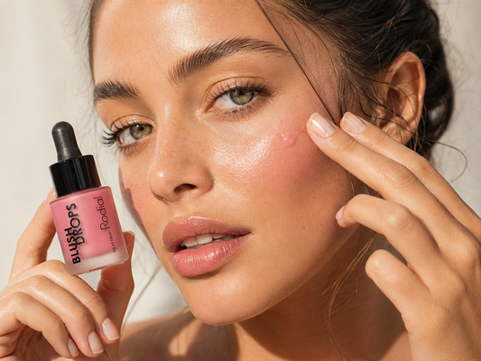 Rodial Blush Drops: течният руж, който превръща летния грим в сияние